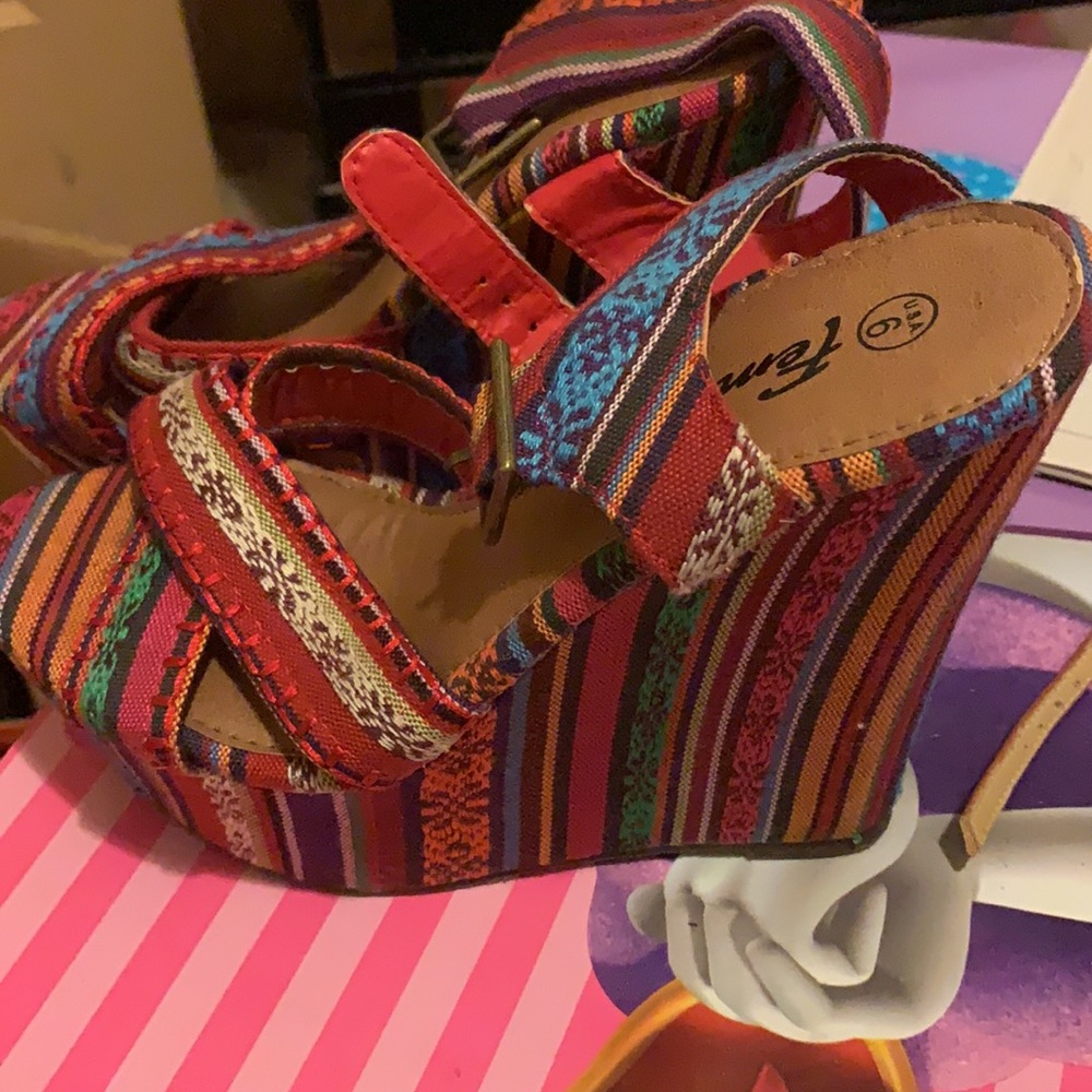 Sandal Wedges - Picture 2 of 4